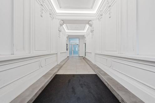 Ruhig & modern  2-Zimmer-Dachgeschoß-Wohnung mit großen Außenflächen