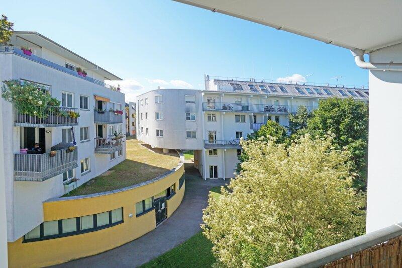 Zimmer 1 mit Balkon und Ausblick