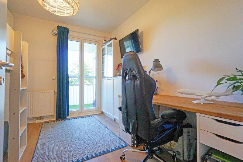Zimmer 3_Ausgang Loggia