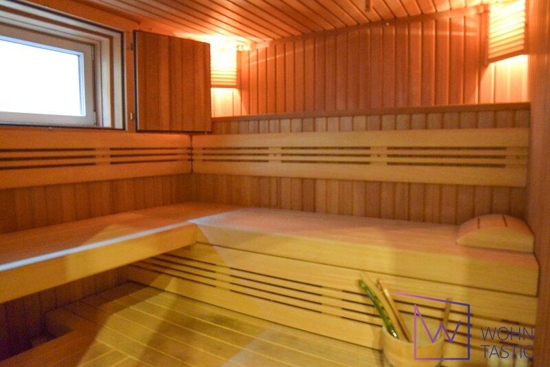 Gerumige Bio-Sauna mit Fenster.