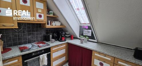 Dachgeschowohnung mit Extravaganz und Zentrums- bzw. LKH-Korneuburg - rztehit
