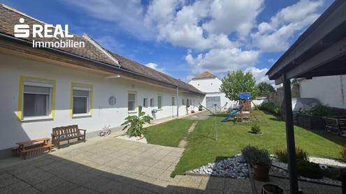 idyllisches Weinviertlerhaus mit riesigem uneinsehbarem Innenhof und Stadl