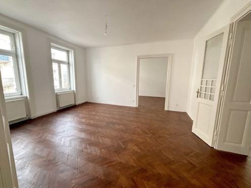 Wohnbro! Altbauwohnung in guter Lage!