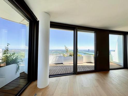LUXURISE 3-ZIMMER-WOHNUNG MIT 2 BDERN, GARAGENPLATZ UND ATEMBERAUBENDEM PANORAMABLICK