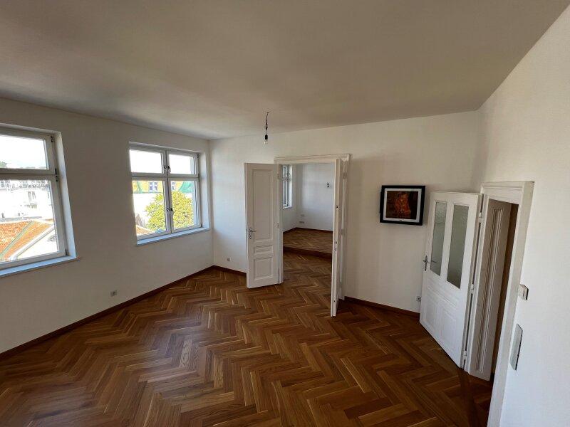 sehr grozgig geschnittene Wohnrume