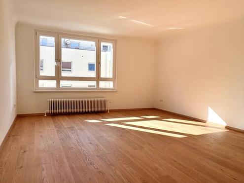 LEBEN IN GERSTHOF - GROSSZGIG ANGELEGTE SANIERTE 3 ZIMMER MIT BALKON ZUM INNENHOF