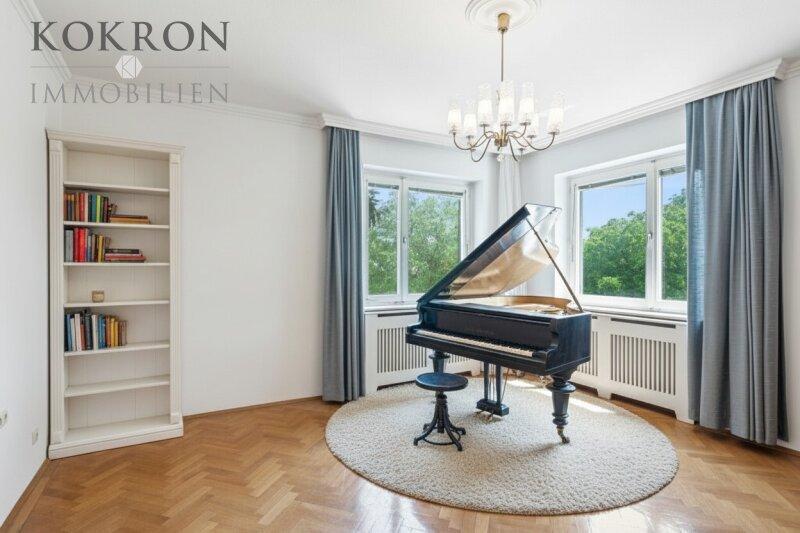 Musikzimmer im Obergeschoss_mbliert mit KI