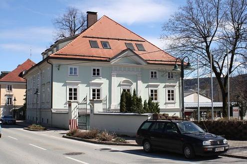 Schloss in Krumpendorf am Wörthersee - Denkmalgeschütztes Juwel mit Geschichte