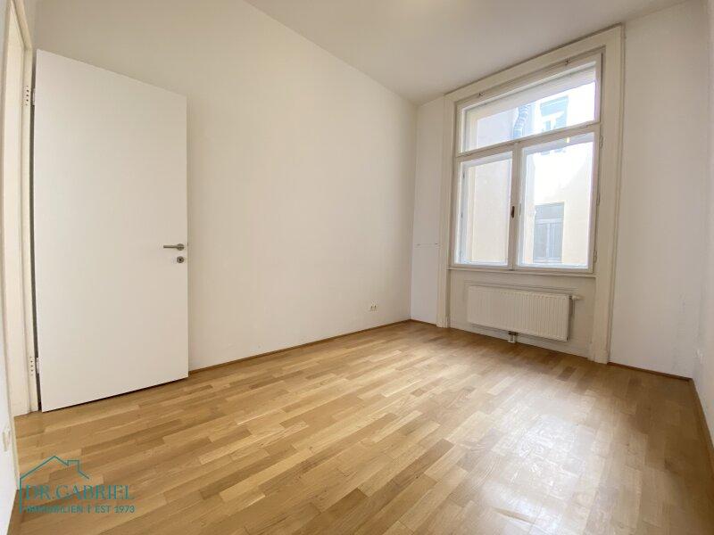 Schlafzimmer II