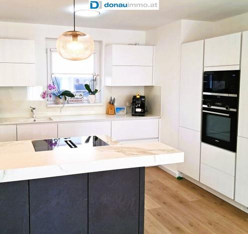 Neuwertiges Massivhaus mit Keller, Terrasse und Gartenhtte - Preis auf Anfrage