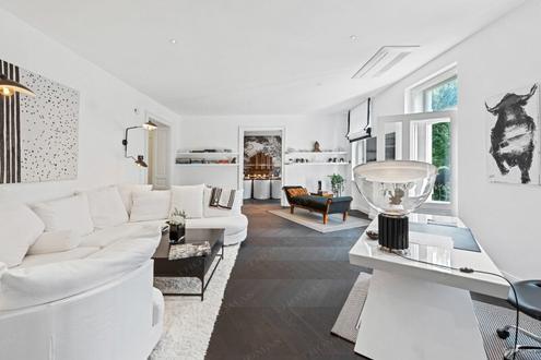 Luxurise, komplett mblierte Designerwohnung mit Balkon in Bestlage Dbling - barrierefrei & bezugsfertig