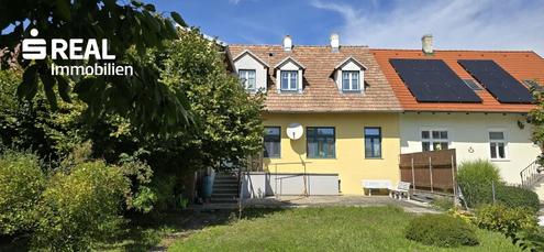 Haus mit Flair und ruhigem Landleben in einer dynamischen Ortschaft