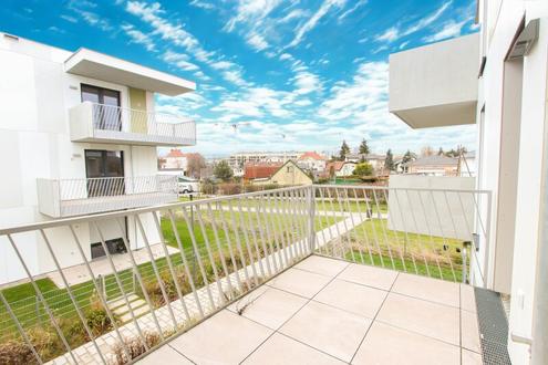 Sonnige Wohnung mit Blick ins Grüne, Balkon und Garage!