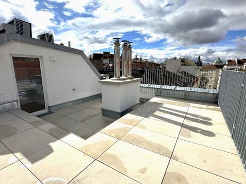 ERSTBEZUG, Salesianergasse, klimatisiertes 91 m2 Dachgeschoss mit 33 m2 Terrasse, Wohnkche, 2 Zimmer, Botschaftsviertel