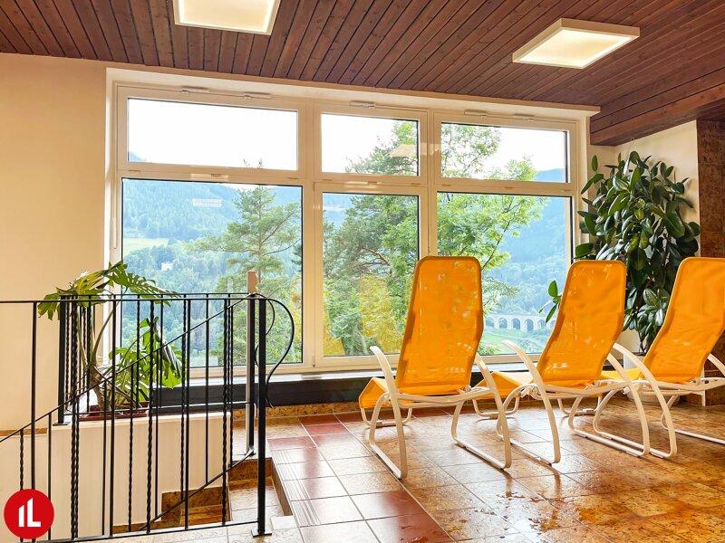 Gemeinschaftspool mit Ausblick