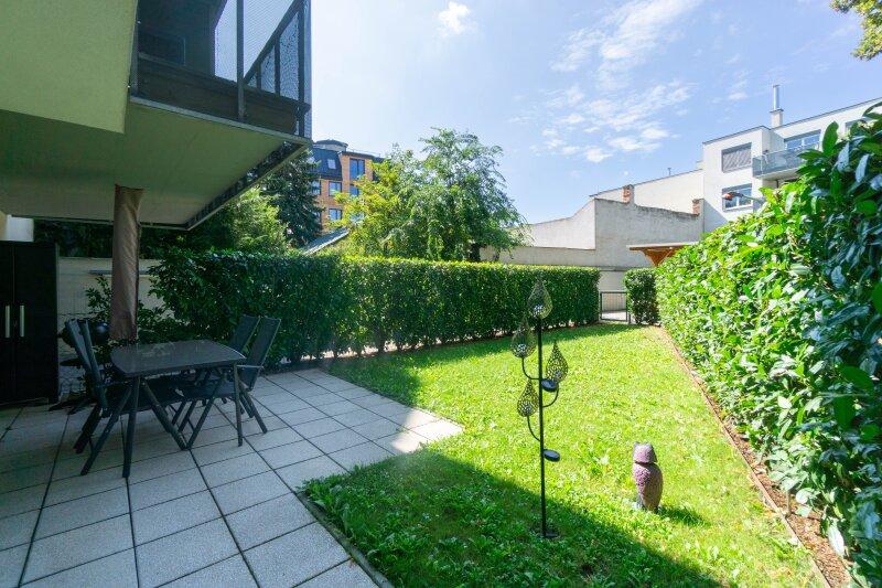 Terrasse und Garten