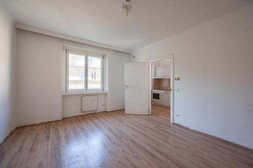 ++NEU++ 2-Zimmer Altbau-Wohnung zum Sanieren - entfalten Sie Ihr Wohntraum-Potenzial!