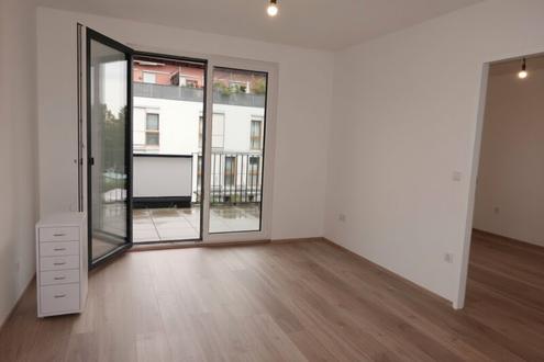 BALKON, HOFSEITIG, ZWEITBEZUG -2 Zimmer-Neubauwohnung