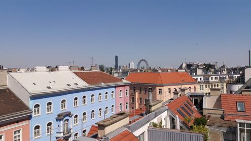 URANIA: 3 Zimmer mit hofseitiger Terrasse in Ruhelage: Luxus pur in Citynhe