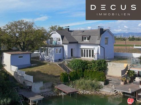 EXKLUSIVES SEEHAUS MIT EIGENEM STEG