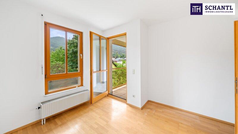 Zimmer 3, Zugang zum Balkon, 1.Obergeschoss