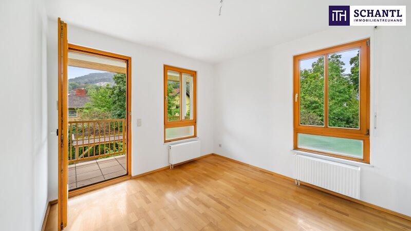 Zimmer 1, Zugnag zum Balkon, 1.Obergeschoss