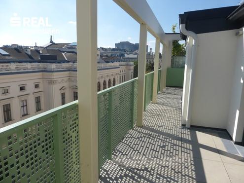 UNBEFRISTET! Erstklassiges Penthouse mit Palais-Blick und 50 m� Terrasse beim Liechtensteinpark - MIETZINSVORAUSZAHLUNG!