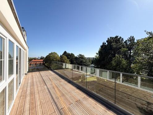 WOHNATELIER SIEVERING - Klimatisierte 4,5-Zimmer-Maisonette mit großzügigen Terrassen & Garagenplatz