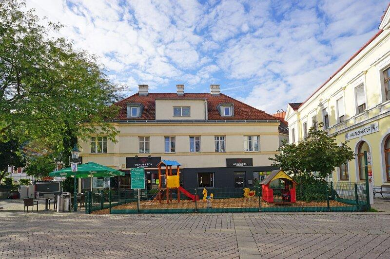 Nordseite Richtung Hauptplatz mit ffentlichem Kleinkind-Spi