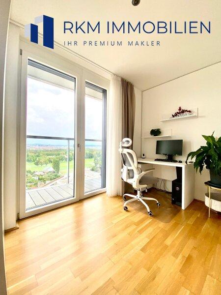 Home-Office mit Panoramablick auf Wien