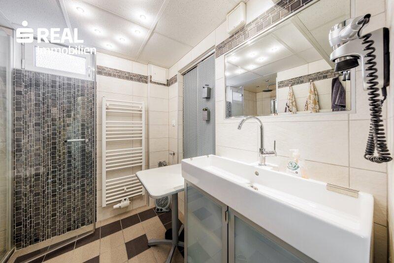 Badezimmer KG