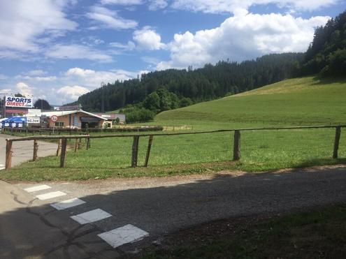 Betriebsbaugrund-, Garagengrundstck mit 1.400 m2