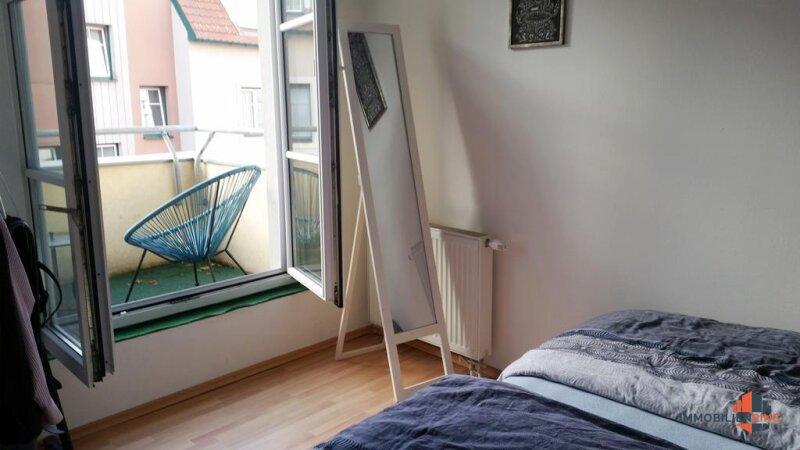 Schlafzimmer_mit_Ausgang_auf_Balkon