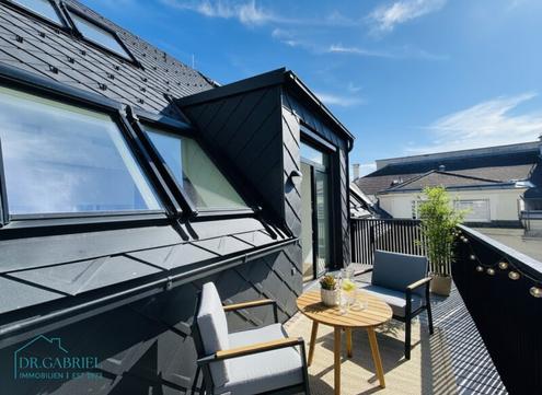 EXCLUSIVER ERSTBEZUG - DACHWOHNUNG MIT FREIFLÄCHEN