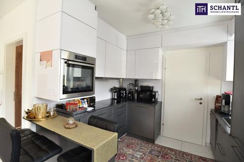 NOTVERKAUF! Schneller Verkauf aus gesundheitlichen Gründen - jetzt diese Gelegenheit ergreifen und gleichzeitig helfen! Grünoase mit Panoramablick: 3-Zimmer-Wohnung mit Süd/West-Dachterrasse!