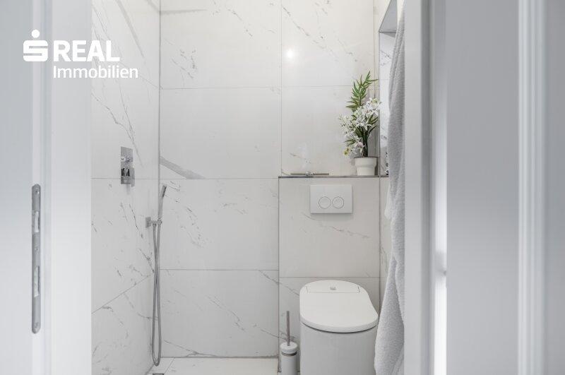 Dusche mit WC