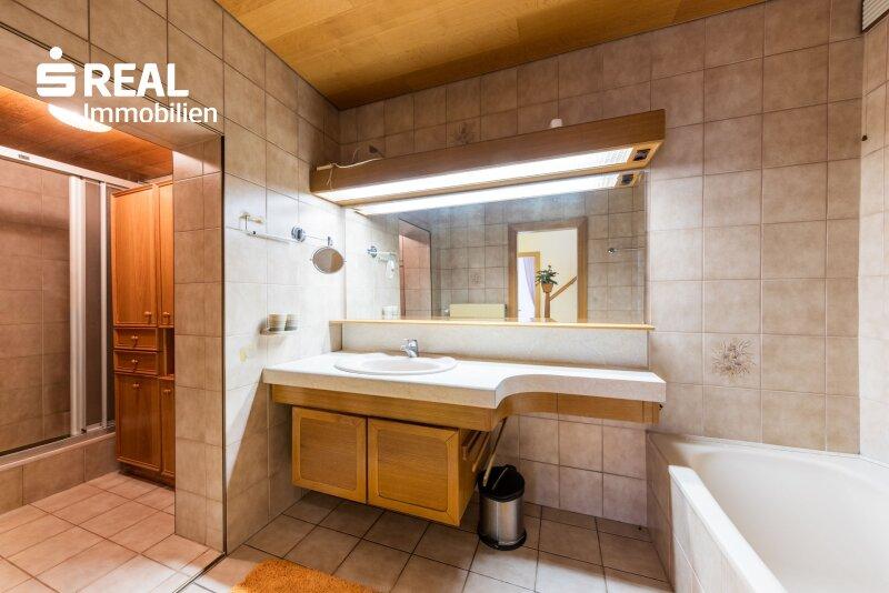 Badezimmer EG
