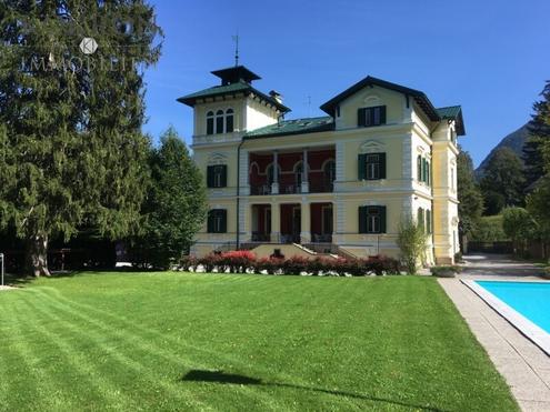 IM KAISERLICHEN STIL: SCHLOSSARTIGE VILLA IM SALZKAMMERGUT