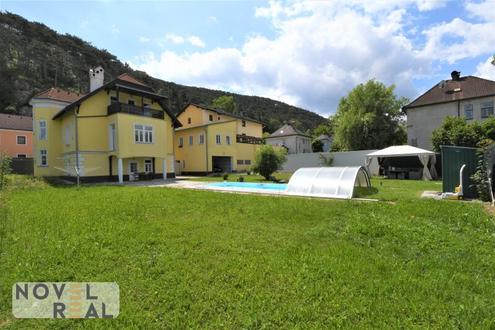 Sanierter Jugendstilaltbau mit Nebengebäude auf großem Grundstück mit Swimmingpool im Bezirk BADEN