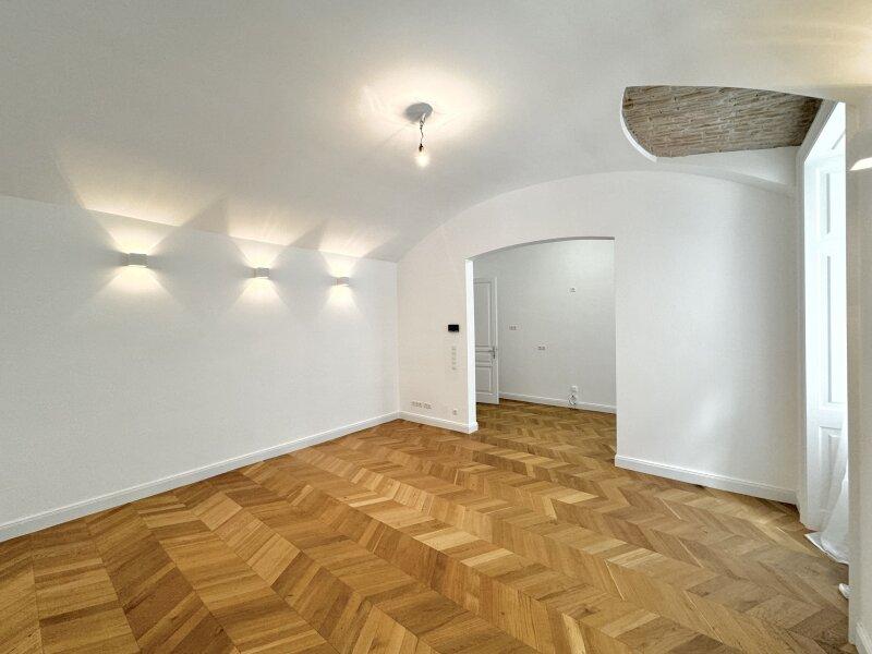 straenseitiges Zimmer