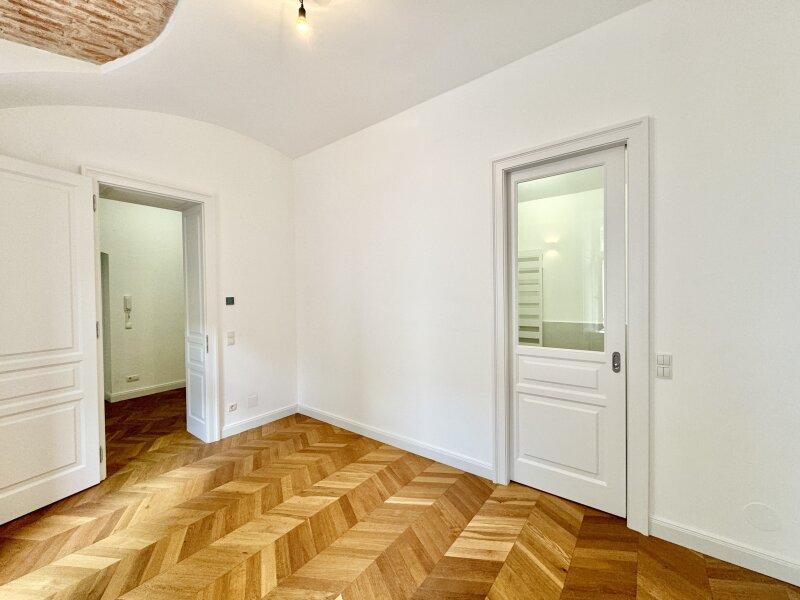 hofseitiges Zimmer
