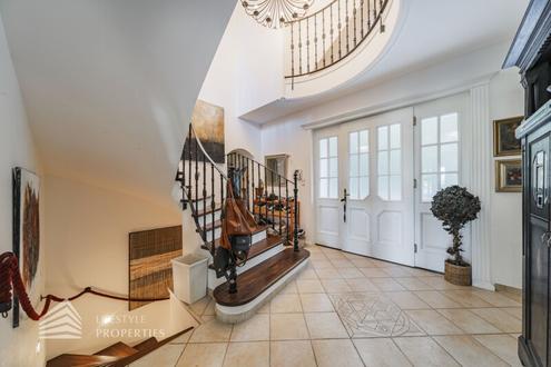 Wunderschne Villa mit Pool und weitlufigem Grundstck, Nhe Pressbaum