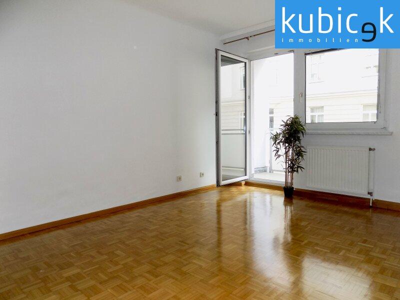 Schlafzimmer mit Loggia