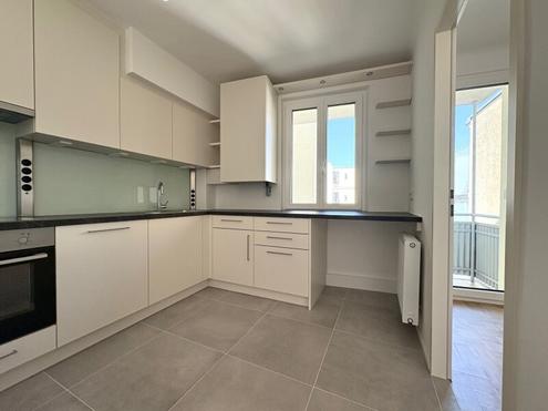 RARITÄT - HOCHWERTIG SANIERTE 5-ZIMMER-WOHNUNG MIT BALKON IM 5. LIFTSTOCK