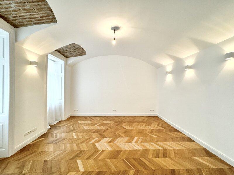 straenseitiges Zimmer