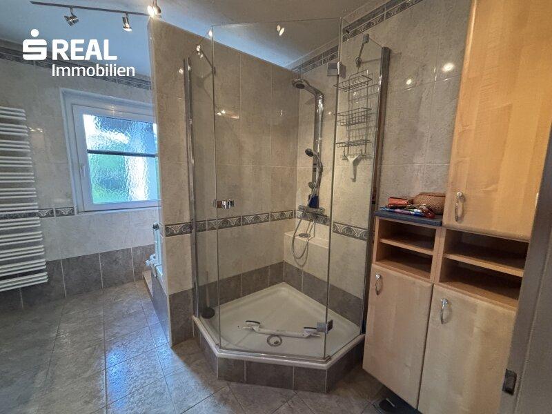 Badezimmer EG