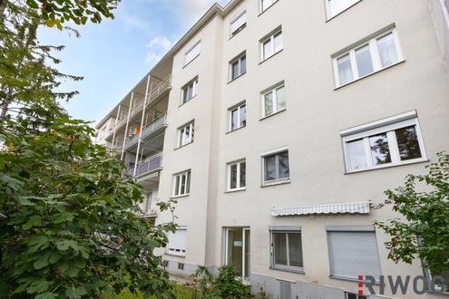 SEHR RUHIG // TOP LAGE NAHE U-BAHN // Sanierungsbedrftig