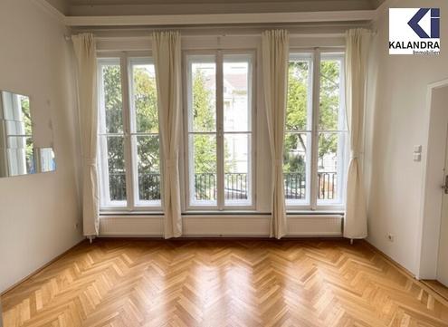GROßZÜGIGE VILLENETAGE mit TERRASSEN // SPACIOUS CLASSIC STYLE APARTMENT with TERRACES