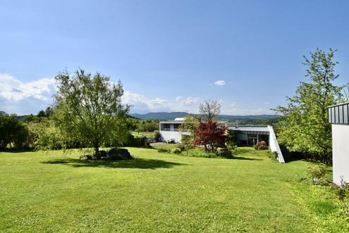 Architekten-Villa in traumhafter Landschaft - ein Rckzugsort mit hchster Wohnqualitt.