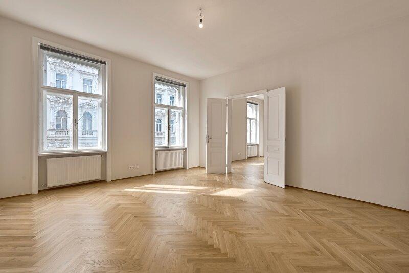 Wohnzimmer strassenseitig (5 im Plan)
